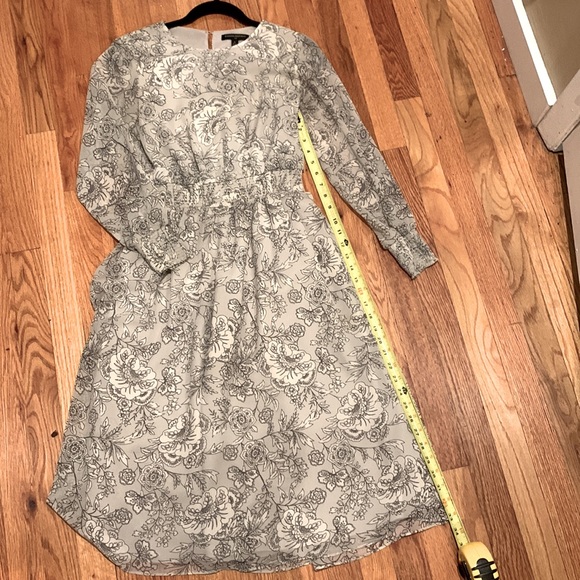 Banana Republic Factory Size 0. Grey and black. Elastic waist & cuffs. - Picture 4 of 5